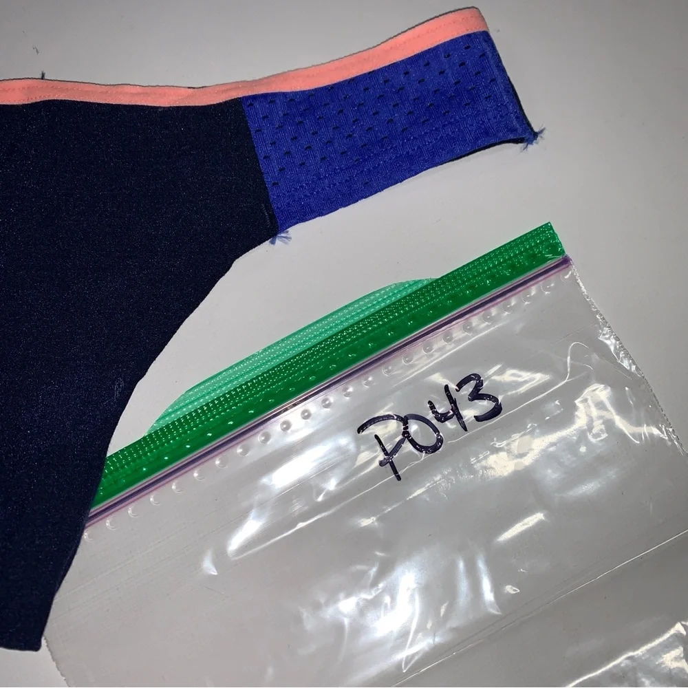 Victoria's Secret PINK Blue and Pink Thong Underwear Panties‎ P043 XS